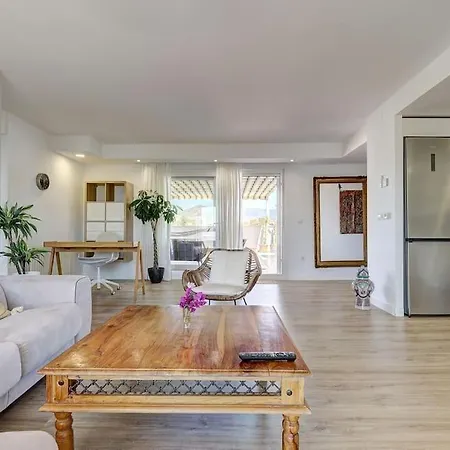 Exquisite Penthouse In Guadalmina, *